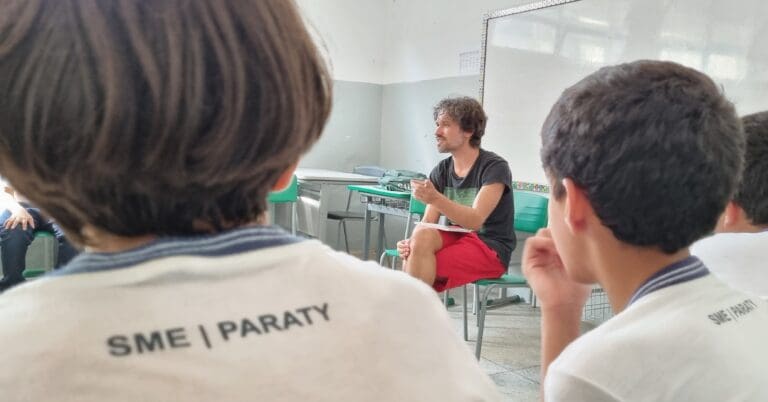 Mediador de leitura em escola publica de Paraty